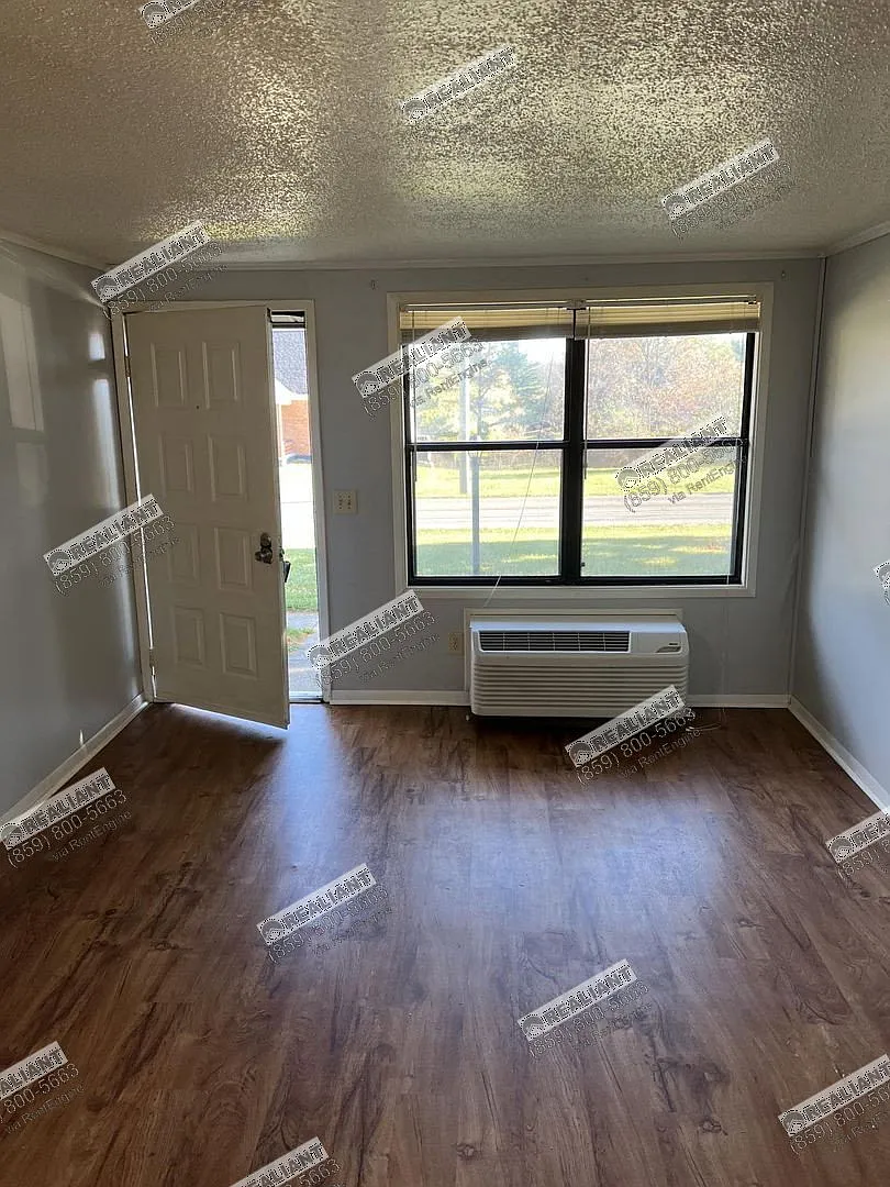 Studio, 1.0 bath, 288 sqft, $945 — Photo 3