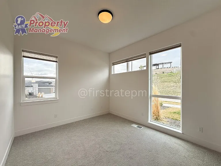 3024 E Parulo Dr — Photo 37