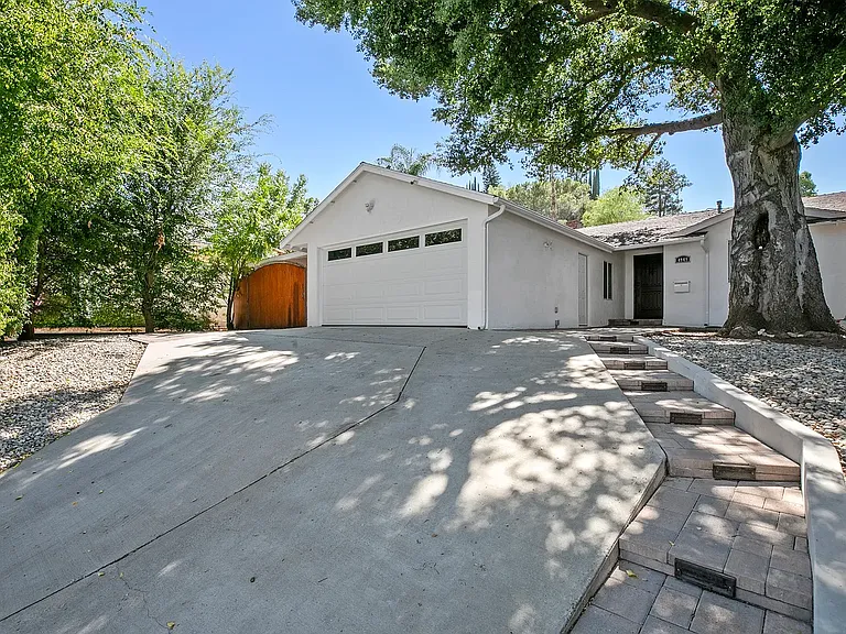 4949 San Feliciano Dr — Photo 16