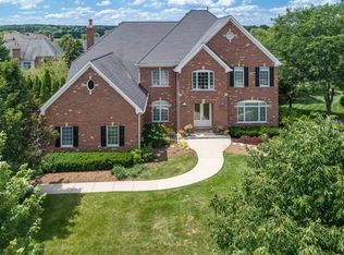 3N992 Walt Whitman Rd, St Charles, IL 60175