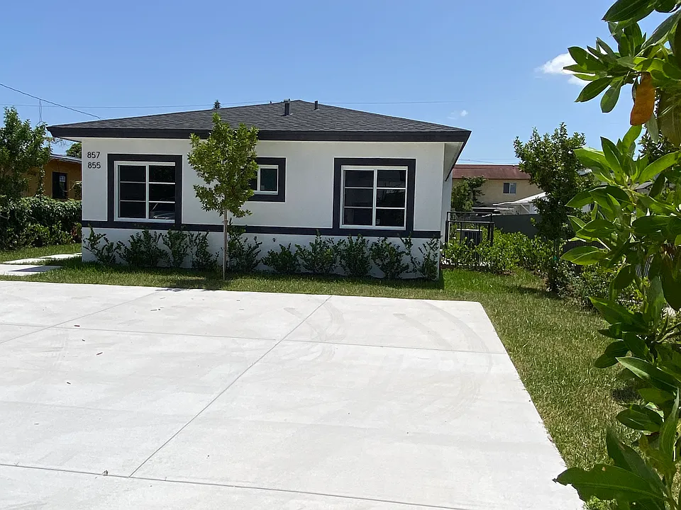 855 SW 1st St #855