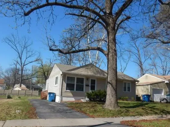 6853 Frostview Ln, Saint Louis, MO 63134