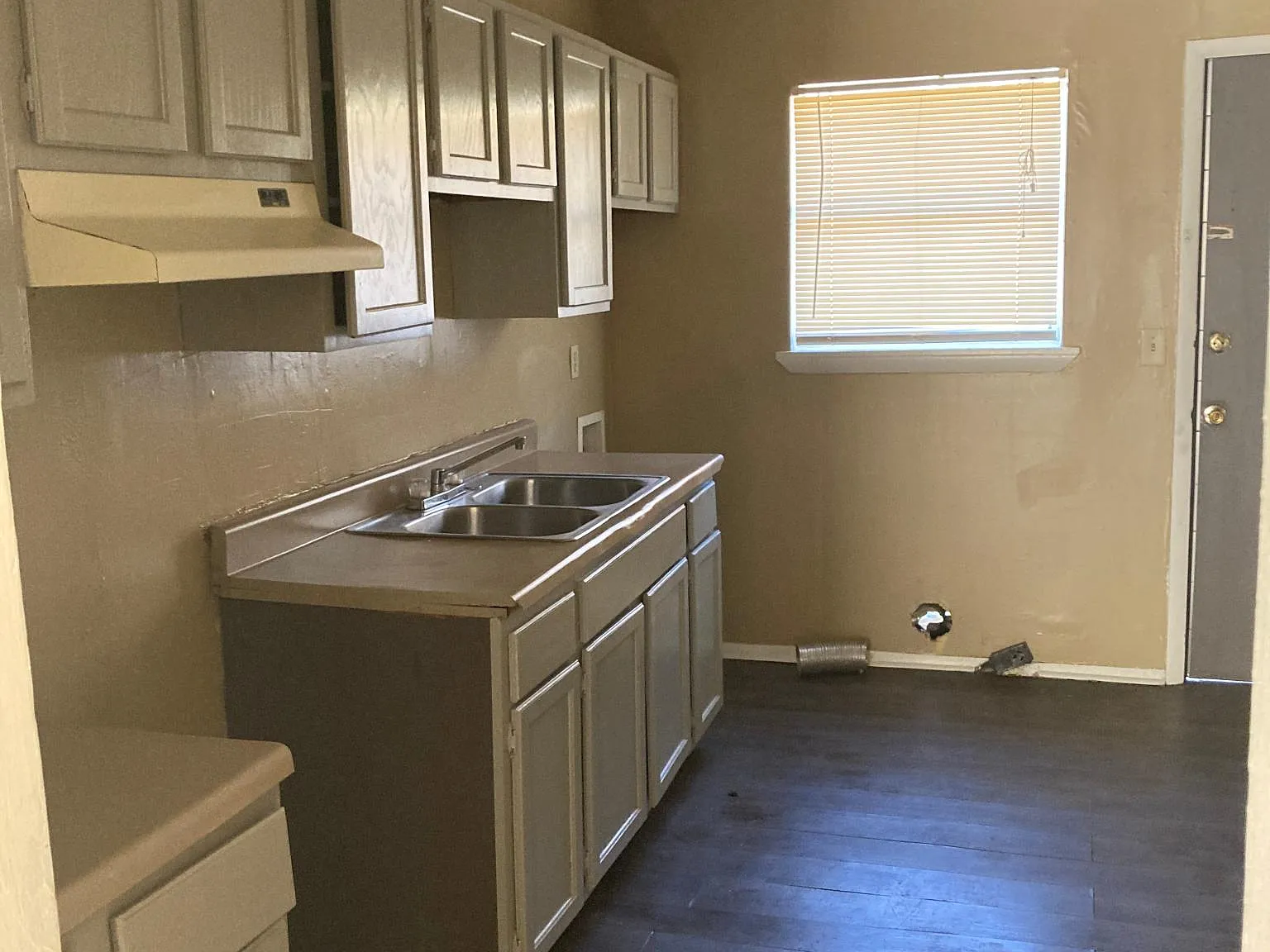 7732 Rugby Ave — Photo 1