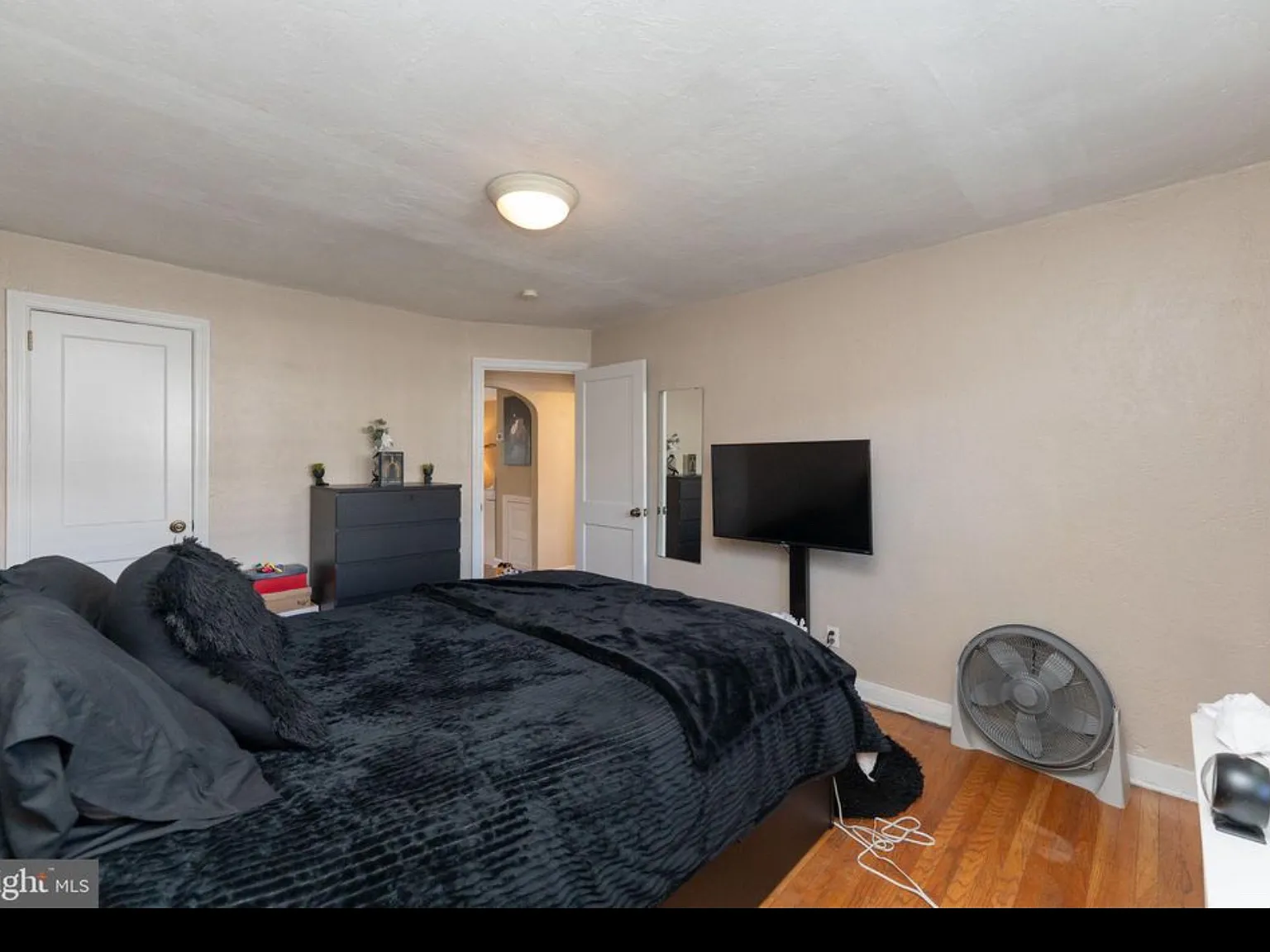 1 bed, 800 sqft, $1,100 — Photo 3