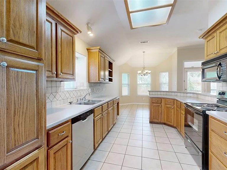 2350 Kendal Green Cir — Photo 11