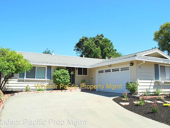 3rd image of 951 Palisade Dr