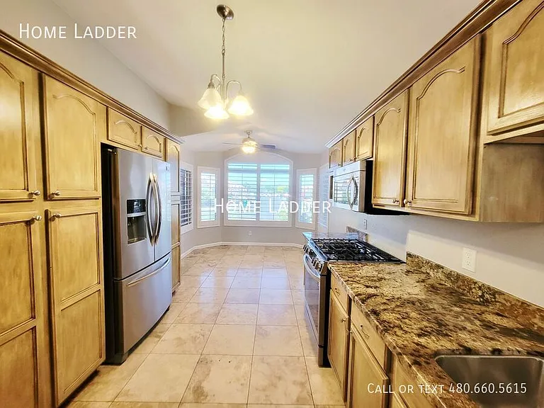 20238 N 9th St — Photo 4