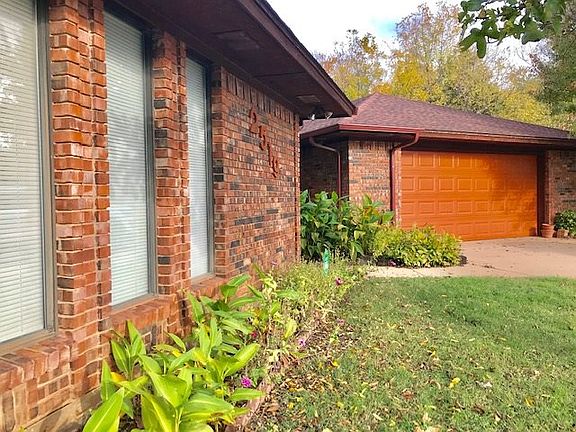 2nd image of 2519 NE Turtle Creek Dr