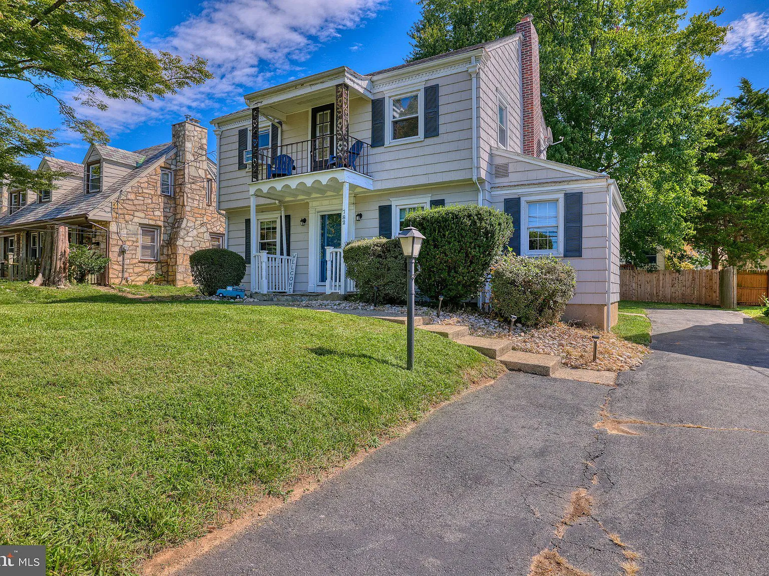 3 bed, 1.5 bath, 1475 sqft, $3,200 — Photo 1