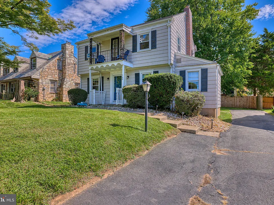 782 Lower Ferry Rd