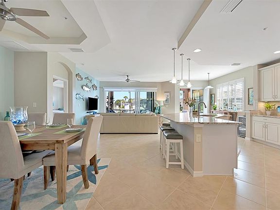 5th image of 1005 Riverscape St