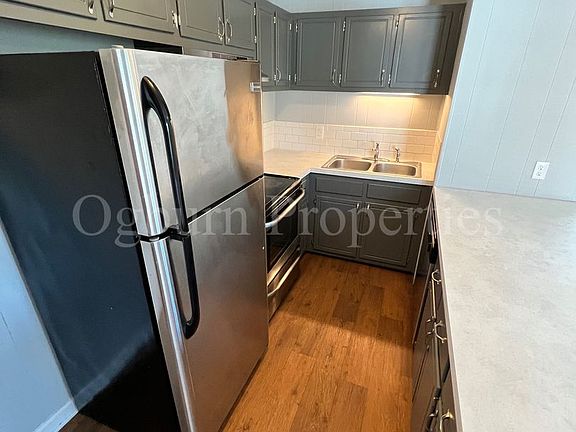 4th image of 1426 Glade St APT 9