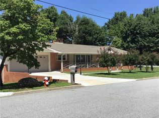 602 Longview Dr, Thomasville, NC 27360