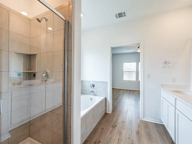 10217 Prague Ct — Photo 17
