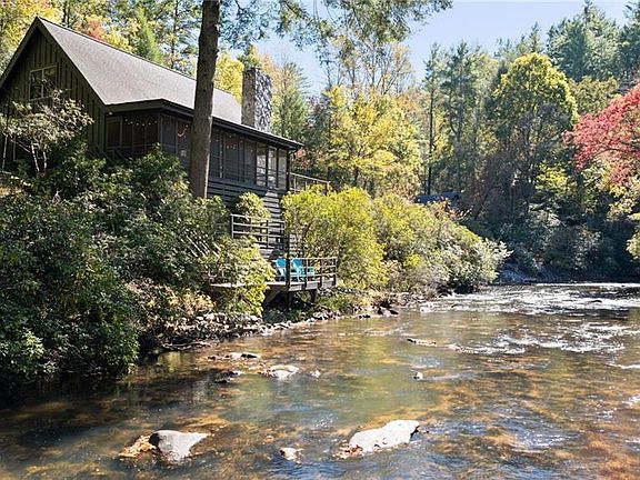 2nd image of 1062 River Bend Rd