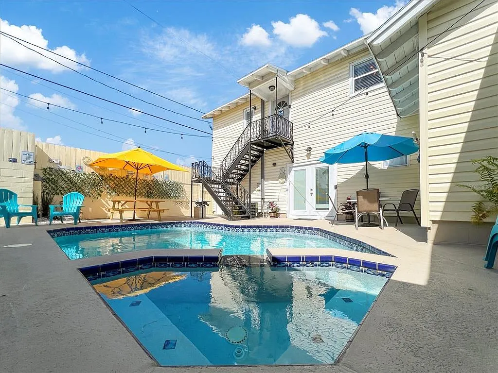 2 bed, 1.0 bath, 900 sqft, $1,975 — Photo 3