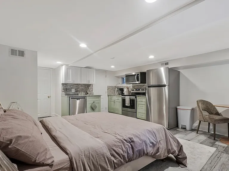 1407 King St #1 — Photo 7
