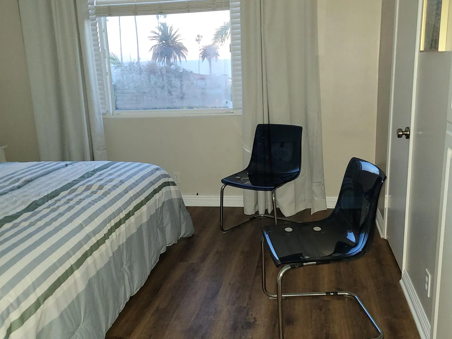 2 bed, 900 sqft, $4,000 — Photo 3