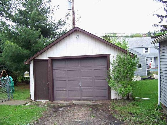 Detached Garage