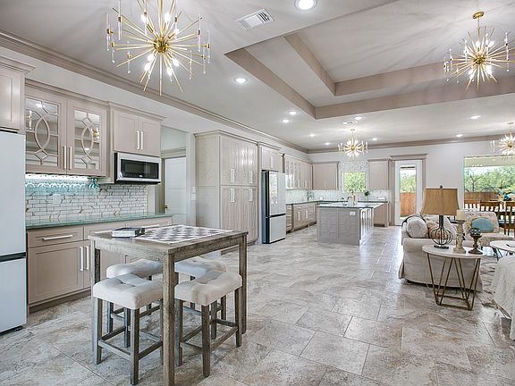 2nd image of 5202 Riviera Ln