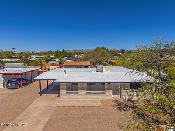 2nd image of 4400 W Ina Rd