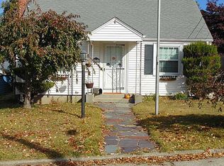 121 Keith Ave, Cranston, RI 02910