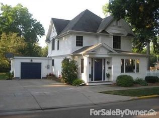 622 E Lake St, River Falls, WI 54022
