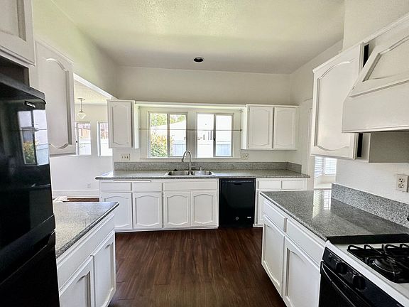 4th image of 4769 Kensington Dr