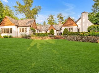 35 Amherst Rd, Great Neck, NY 11021