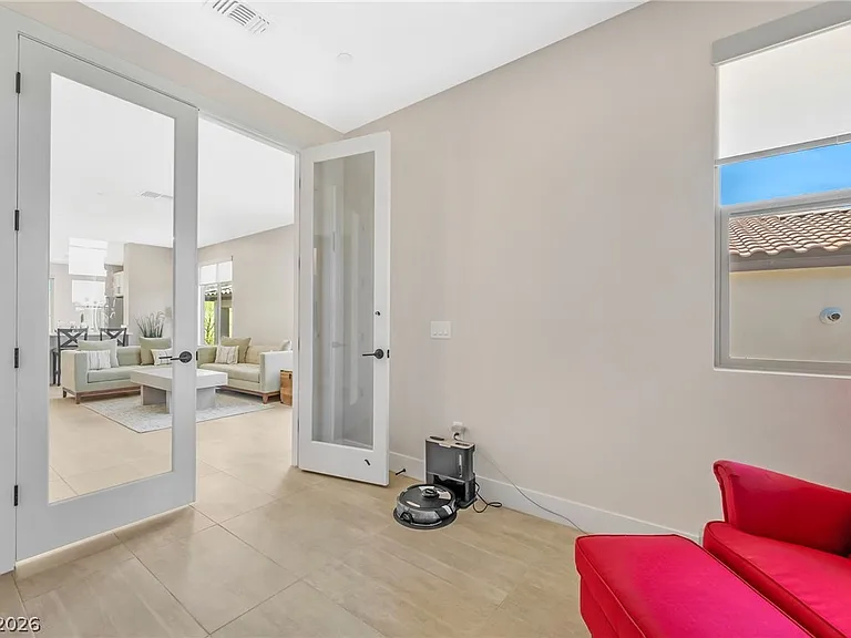 57 Lake Bluff Ct — Photo 19