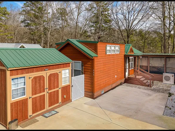 665 N Fleetwood Ln, Fair Play, SC 29643