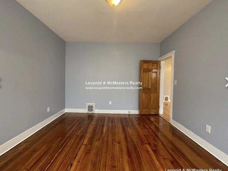 24 Litchfield St #3 — Photo 2
