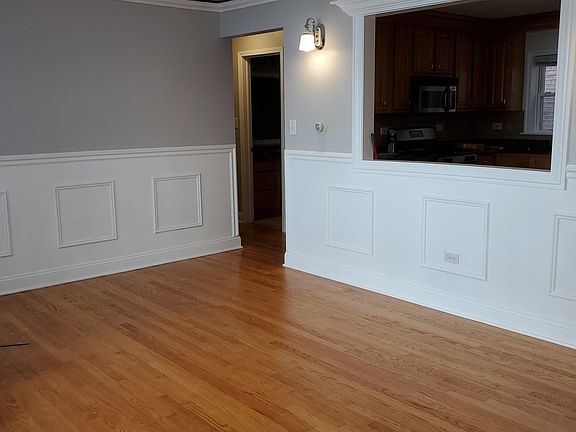 3rd image of 8642 W Berwyn Ave Unit 1S