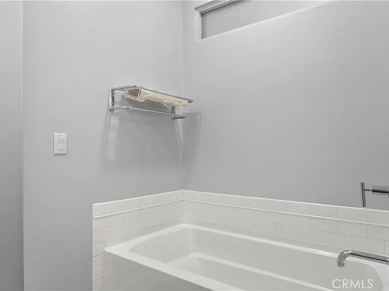 728 N Santiago St — Photo 21