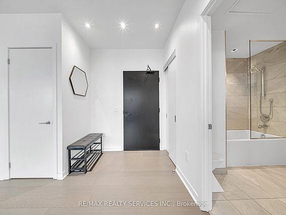 5th image of 501 Adelaide St W #1404