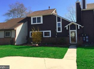 8 Hickory Ct, Sicklerville, NJ 08081