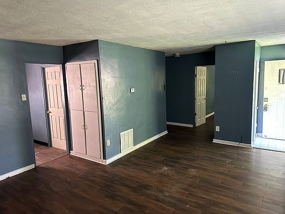 3rd image of 2443 N Kenyon St
