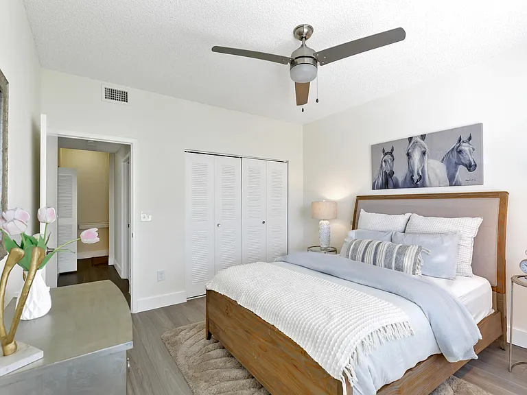 B2 Marseille - 3-Story Townhomes