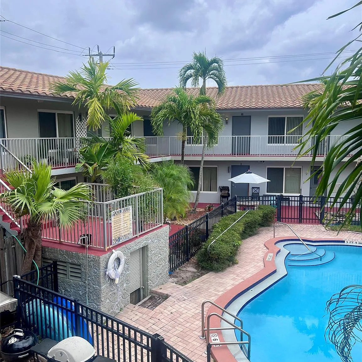 2 bed, 2.0 bath, 990 sqft, $2,300 — Photo 1