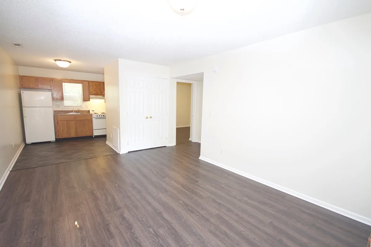 Building Photo - 100 Bearwood Dr