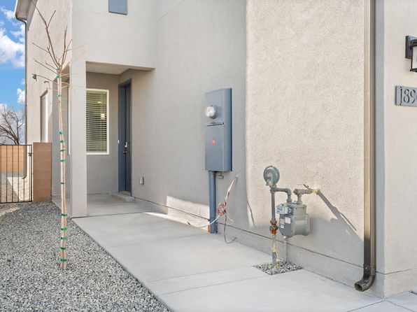 1890 Sunrise Ln SE, Rio Rancho, NM 87124