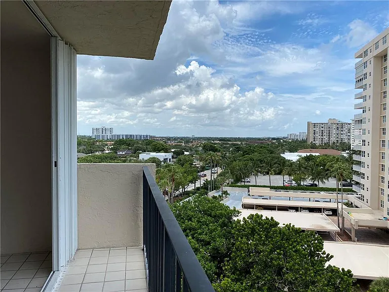 5100 N Ocean Blvd #818 — Photo 21