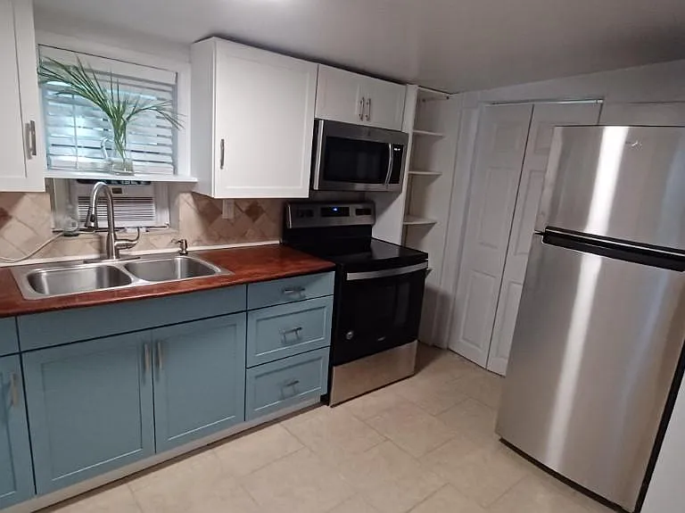 3809 Periwinkle Ln — Photo 10
