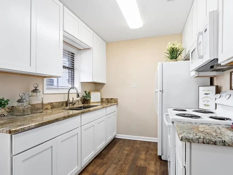 7811 Pecan Ln — Photo 4