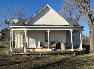 100 Chicksaw Ave, Duke, OK 73532