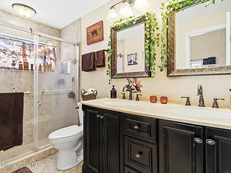 1611 Clover Cir — Photo 9