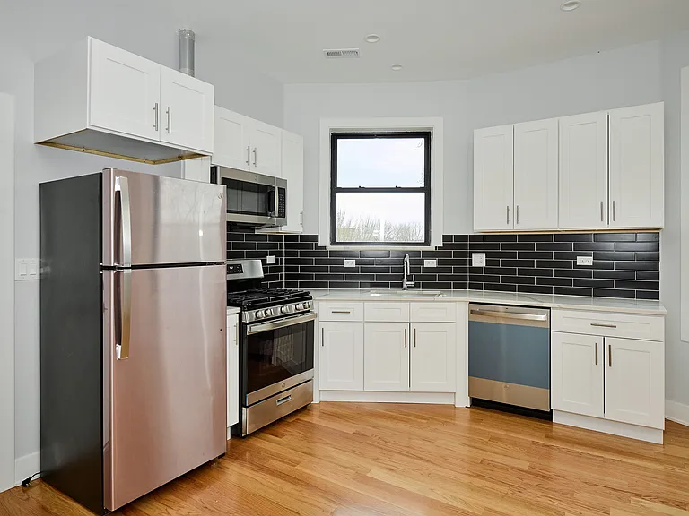4220 S Calumet Ave #1 — Photo 3