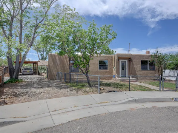 1025 Lynch Ct NW, Albuquerque, NM 87104