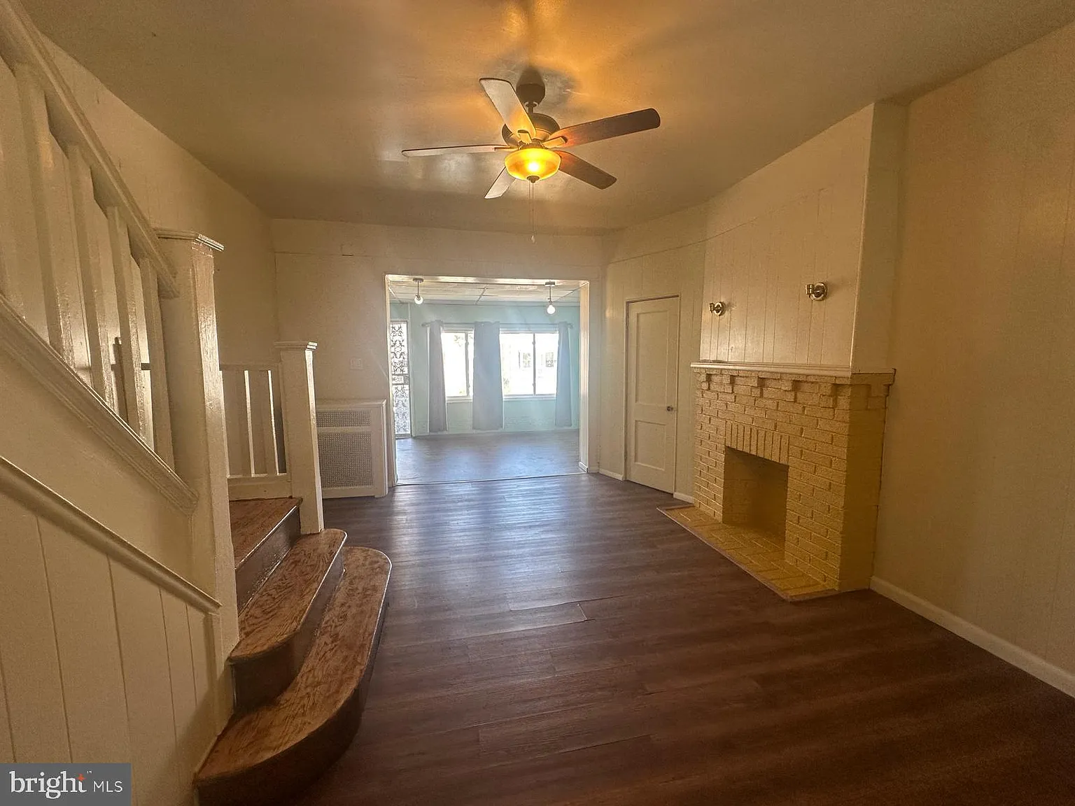 3 bed, 1.0 bath, 1180 sqft, $1,600 — Photo 1
