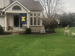 840 Sandalwood Rd E, Perrysburg, OH 43551